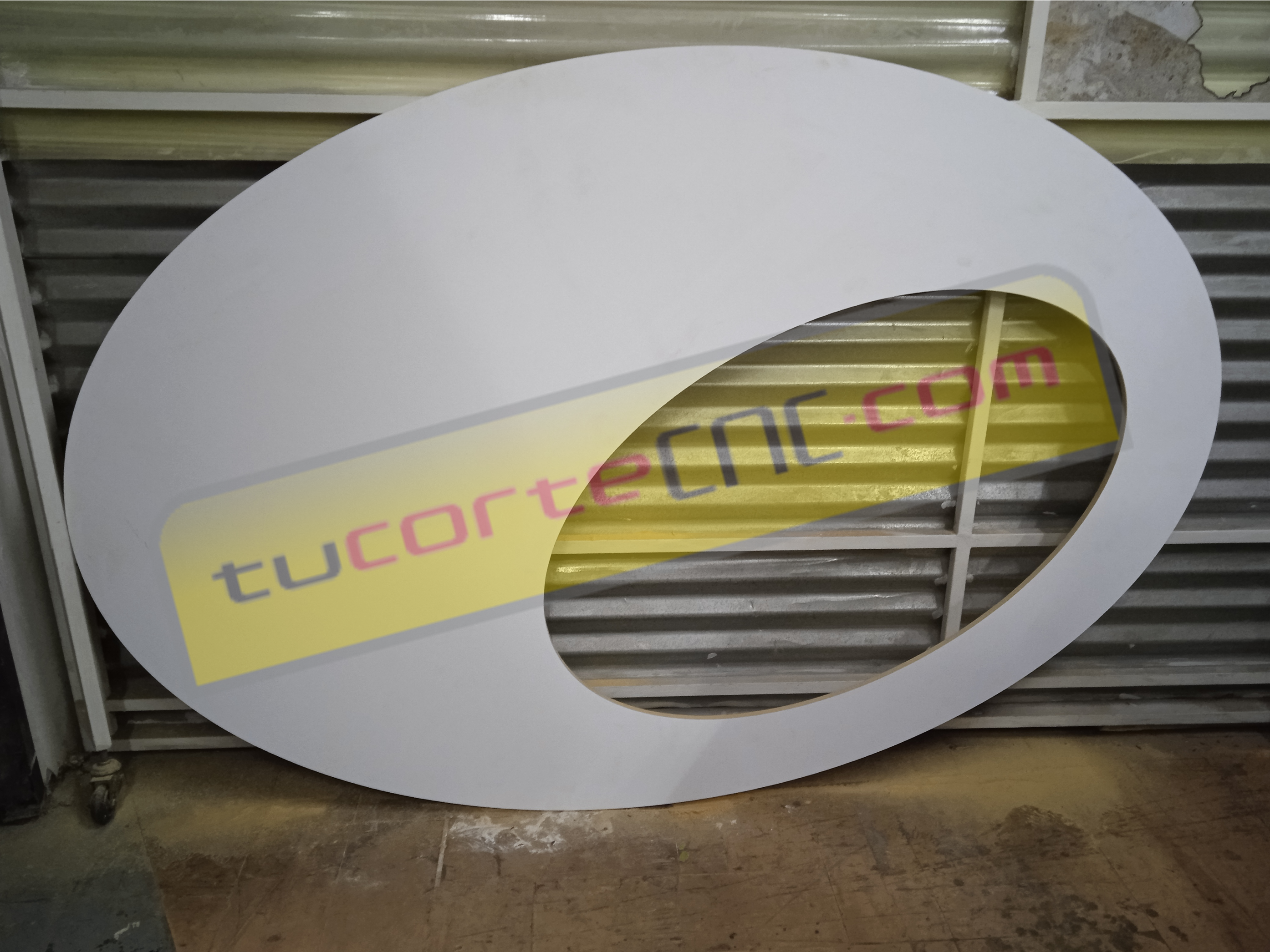 Letras corpóreas de PVC 18mm con Router CNC